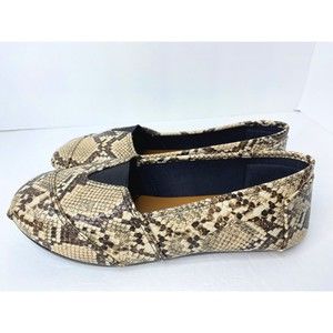 NWOT  Yoki Ladies Slip On Flat Shoes Size 10, Snake Style: College-175